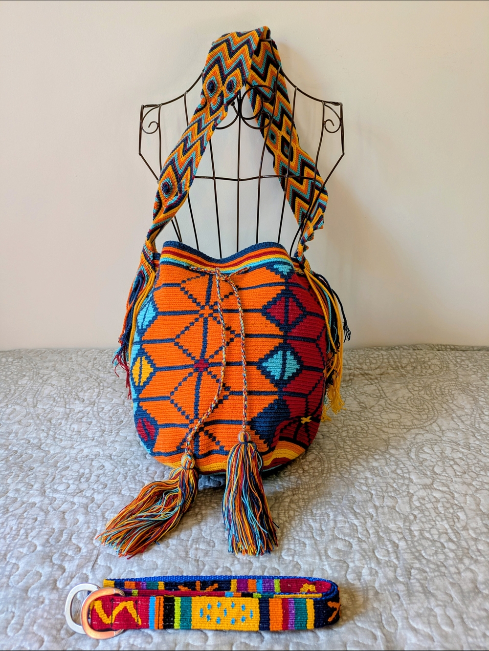 Handwoven  Wayuu Mochila Shoulder Bag with Matching Belt, NWOT